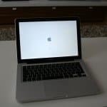 Macbook Pro Start mit Apfel-Logo
